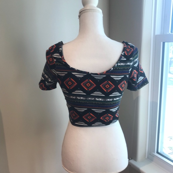 Patterned Crop Top - Picture 6 of 6